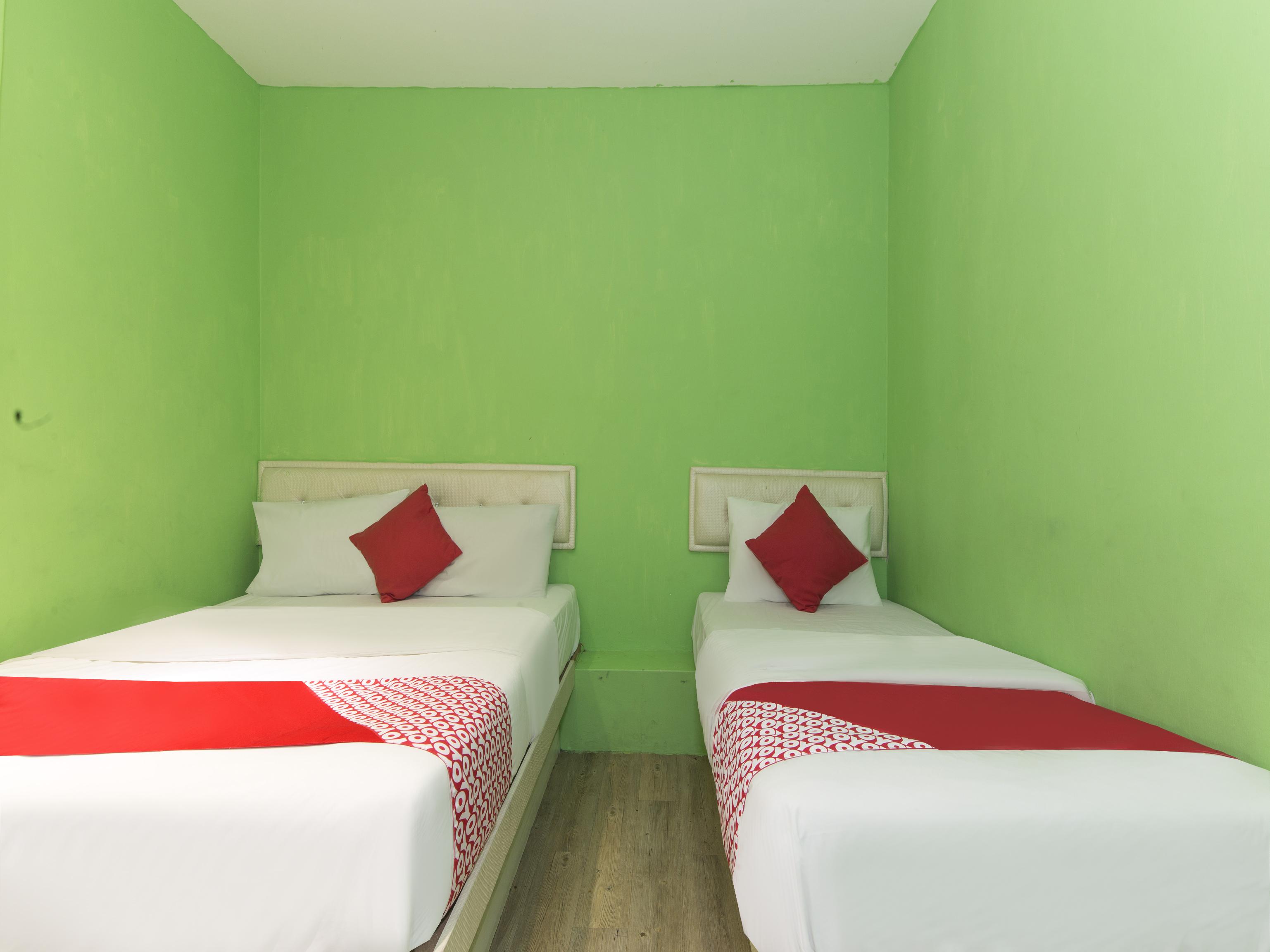 Oyo 479 The Green Hotel Ампанг Екстериор снимка