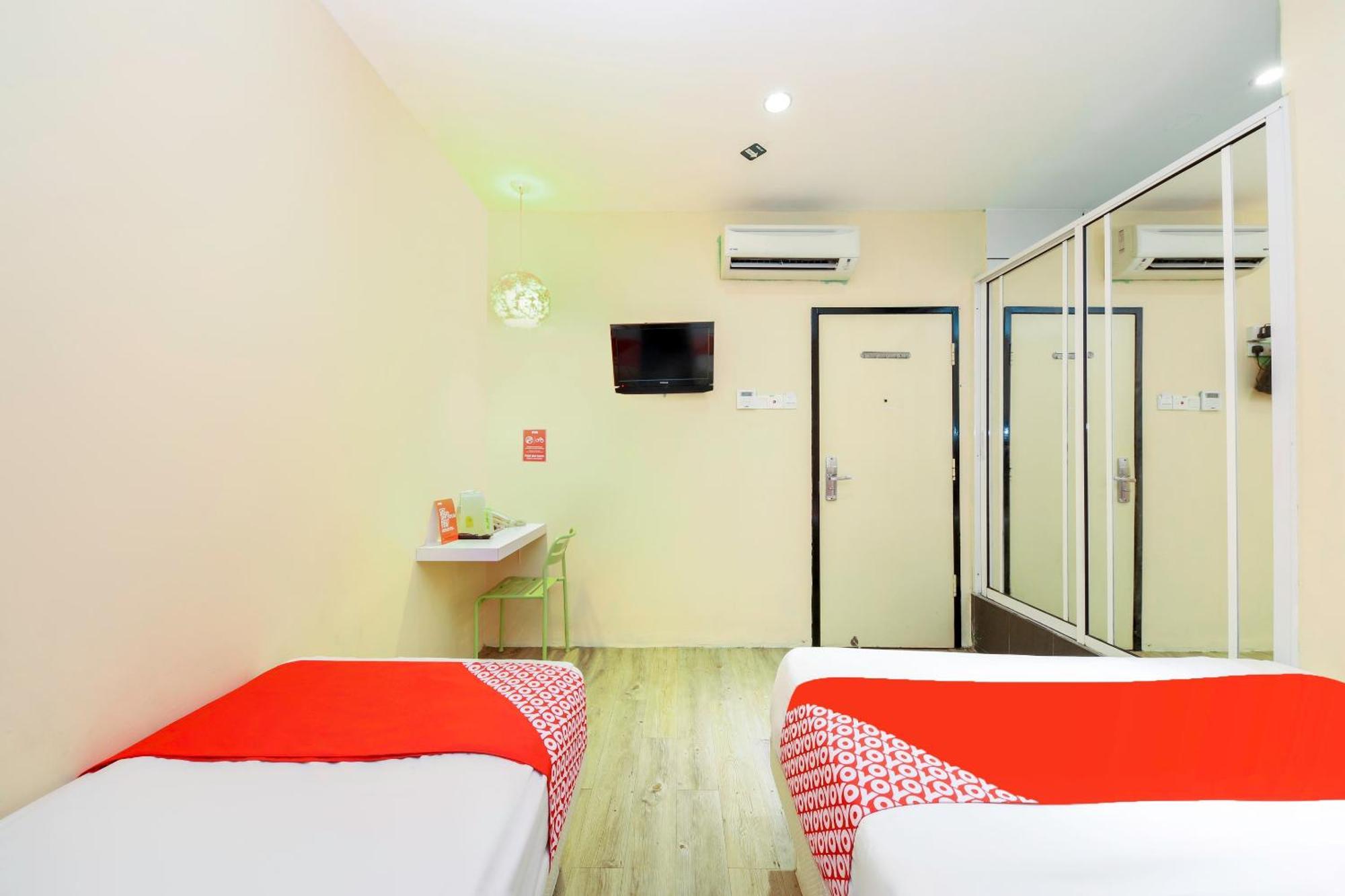 Oyo 479 The Green Hotel Ампанг Екстериор снимка