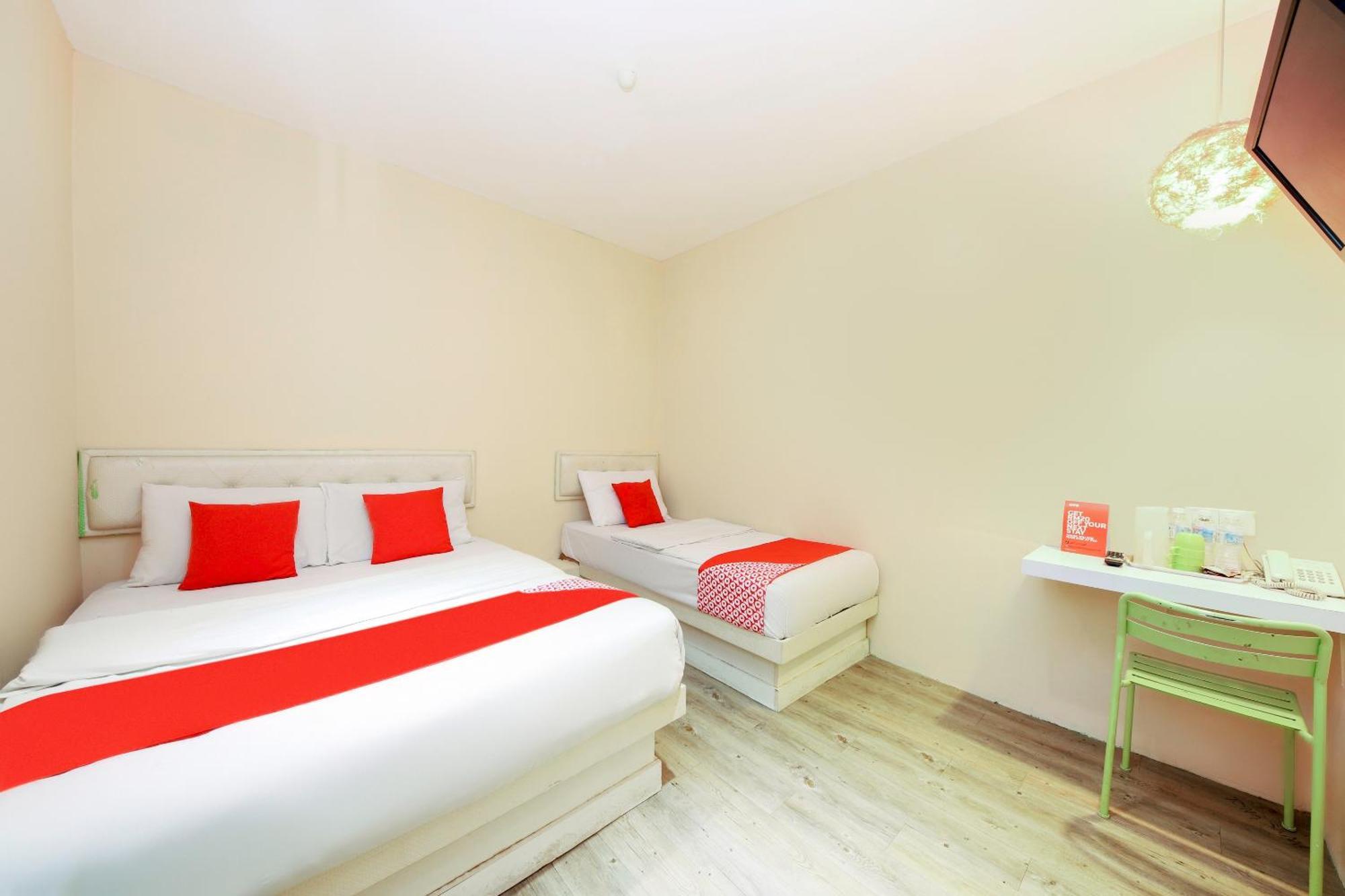 Oyo 479 The Green Hotel Ампанг Екстериор снимка