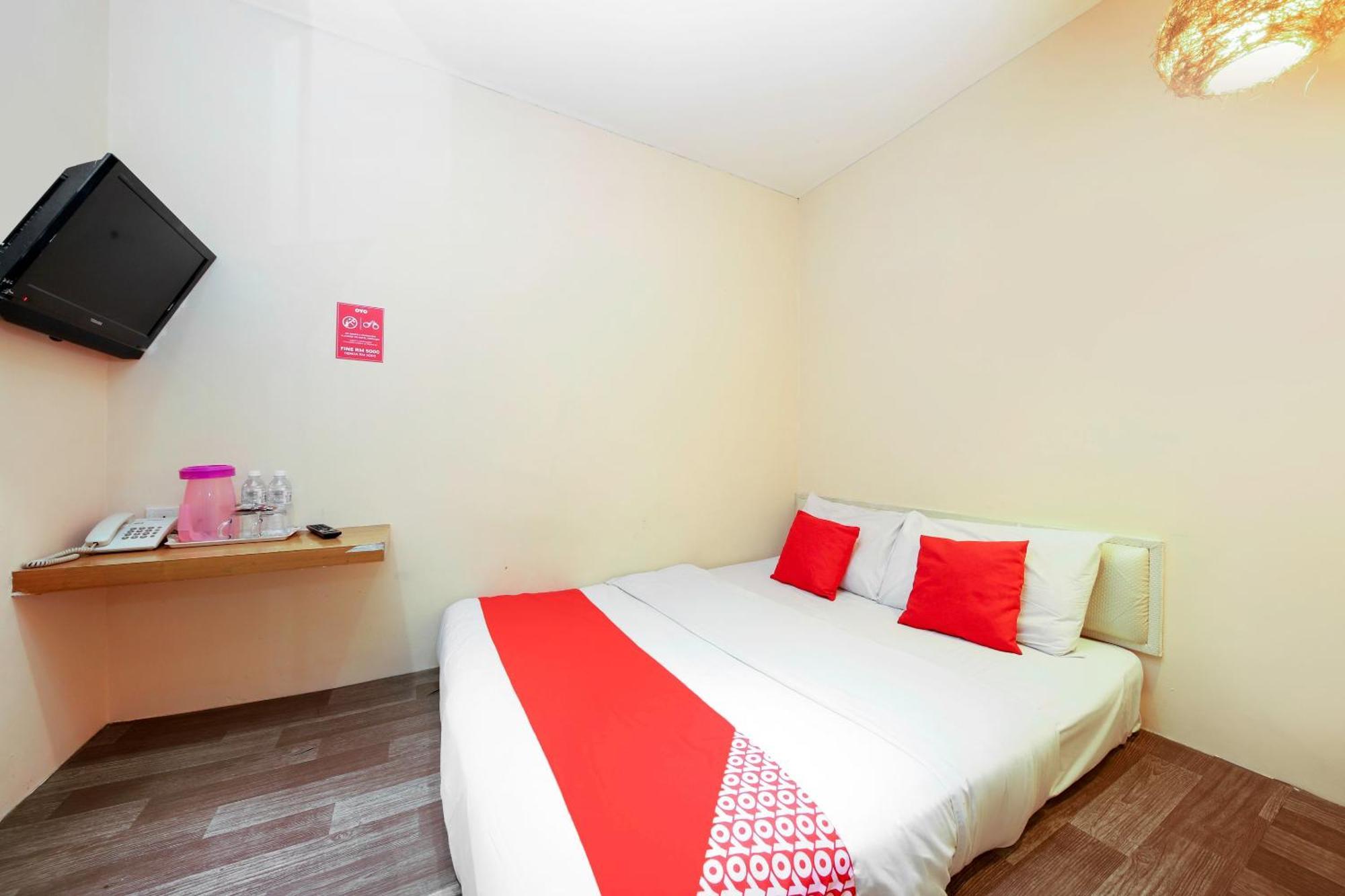 Oyo 479 The Green Hotel Ампанг Екстериор снимка