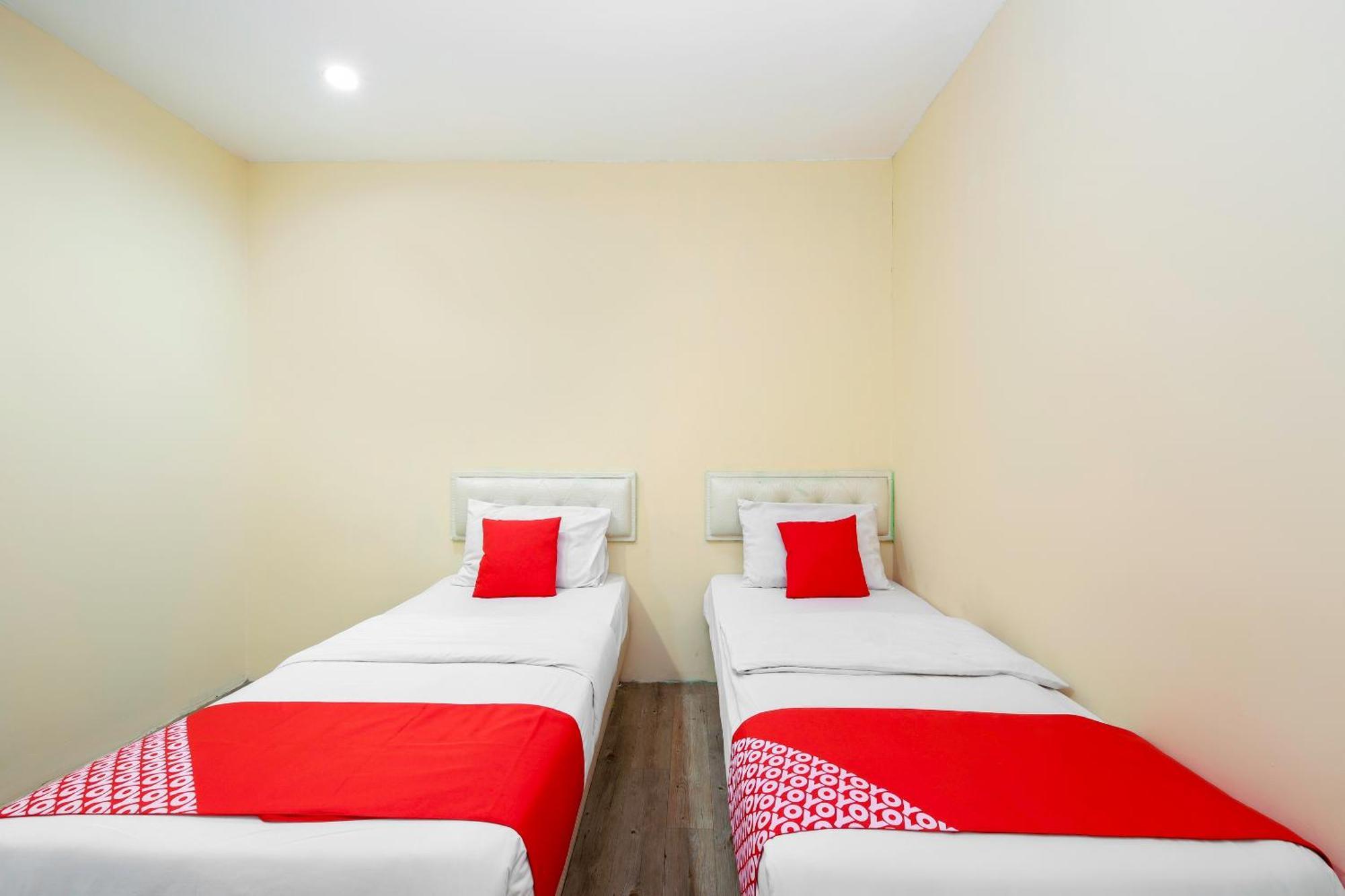 Oyo 479 The Green Hotel Ампанг Екстериор снимка