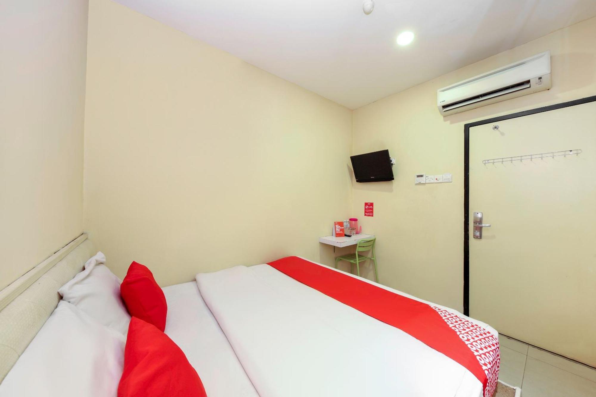 Oyo 479 The Green Hotel Ампанг Екстериор снимка