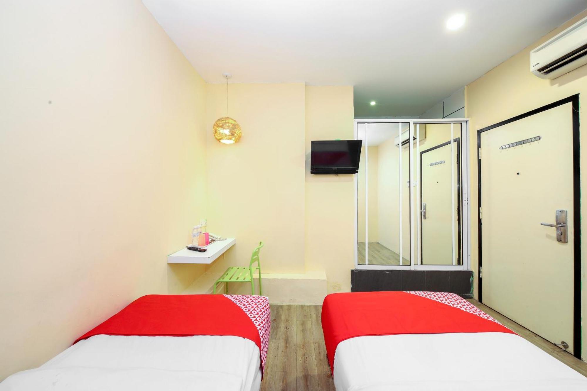 Oyo 479 The Green Hotel Ампанг Екстериор снимка