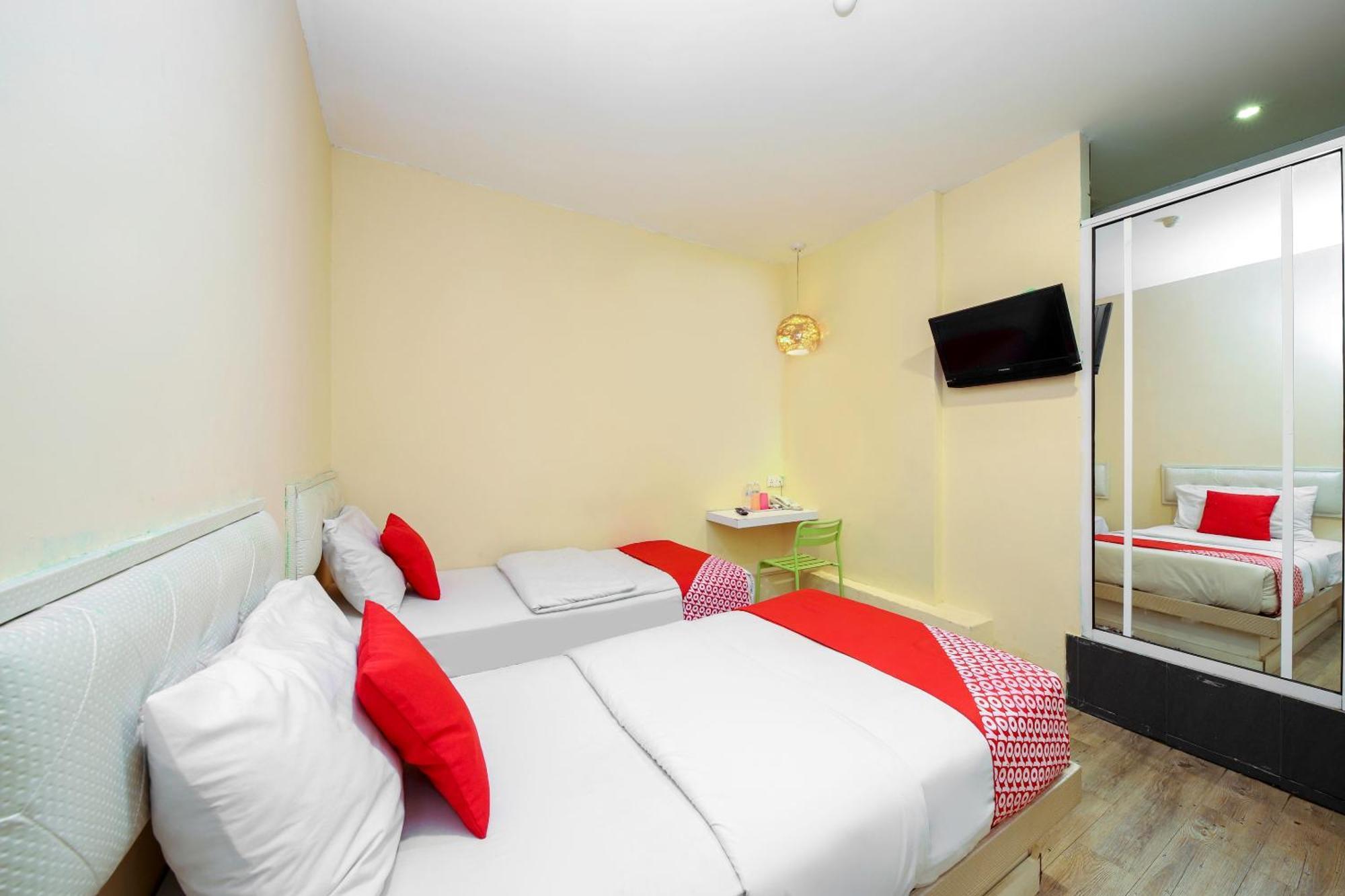 Oyo 479 The Green Hotel Ампанг Екстериор снимка