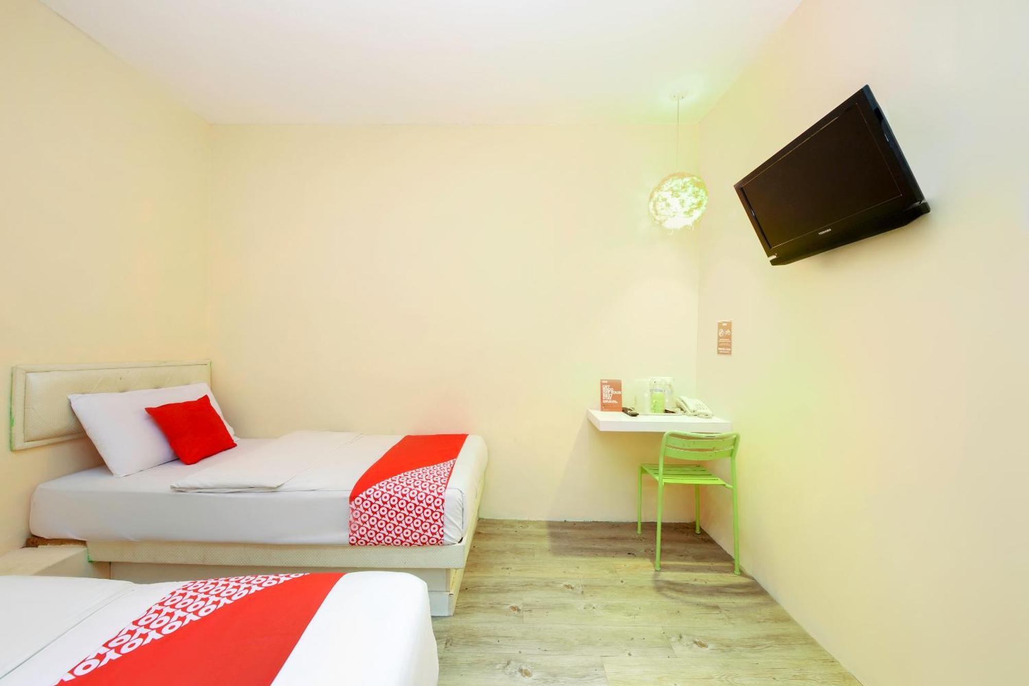 Oyo 479 The Green Hotel Ампанг Екстериор снимка