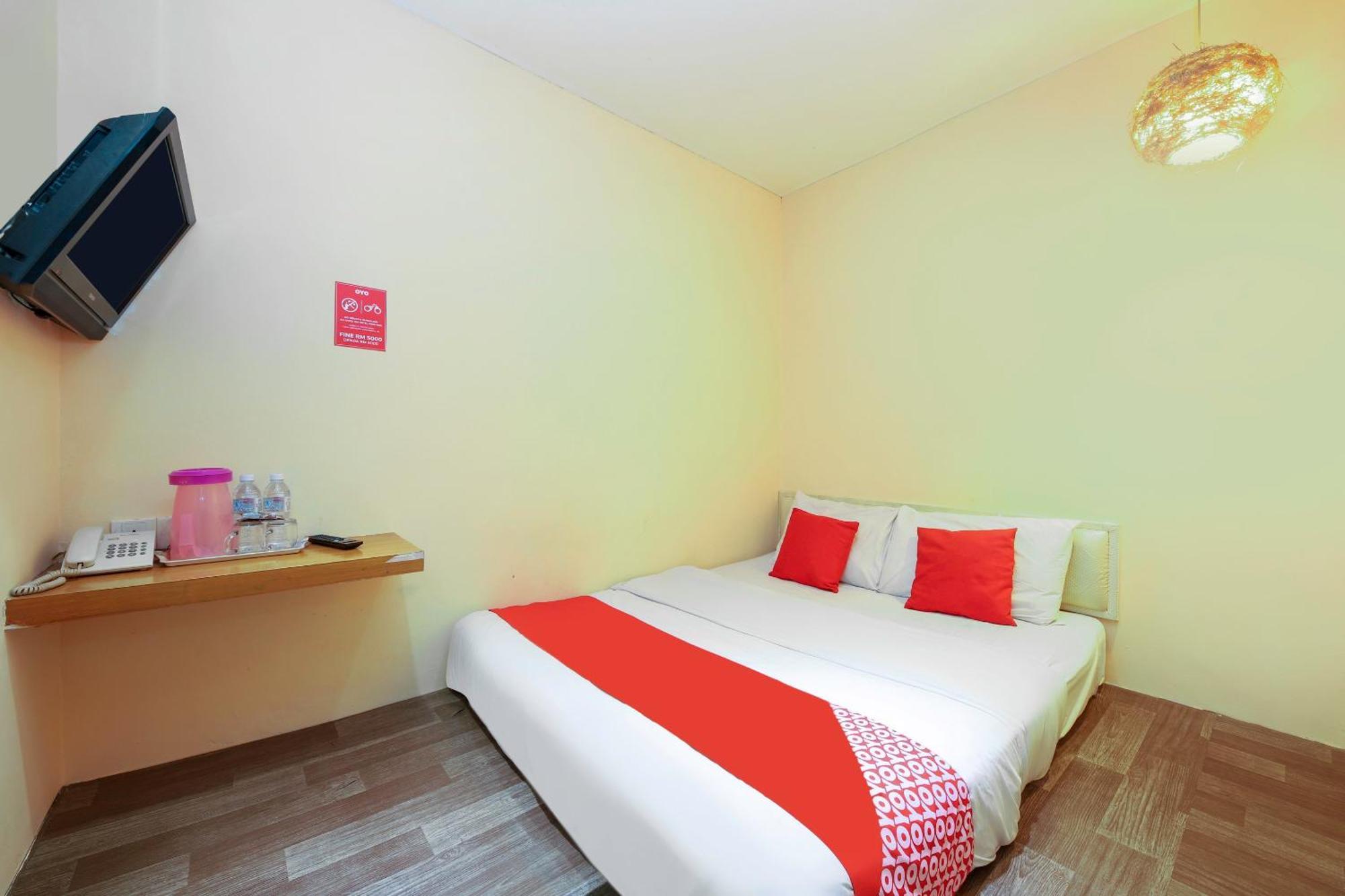 Oyo 479 The Green Hotel Ампанг Екстериор снимка