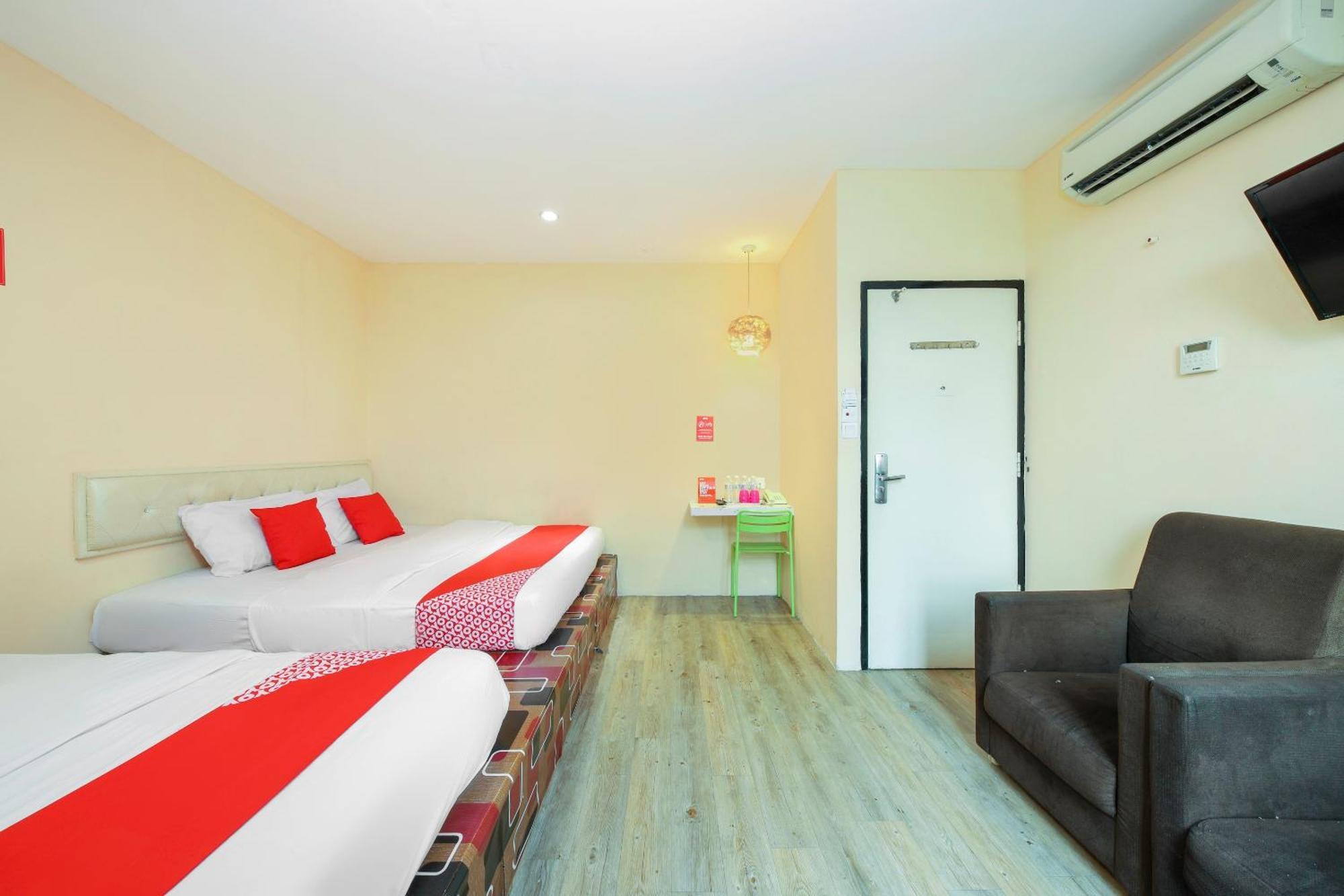 Oyo 479 The Green Hotel Ампанг Екстериор снимка